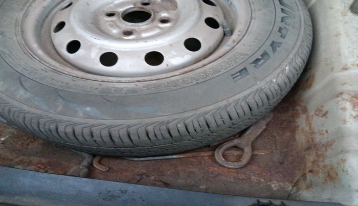 2016 Maruti Swift Dzire TOUR DIESEL, Diesel, Manual, 1,52,170 km, tyre