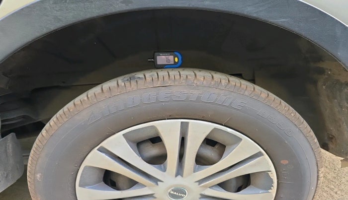 2014 Mahindra Xylo D4, Diesel, Manual, 1,05,764 km, tyre