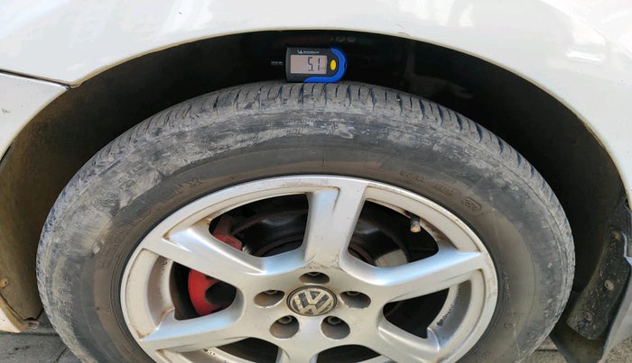 2013 Volkswagen Vento HIGHLINE PETROL AT, Petrol, Automatic, 76,149 km, tyre