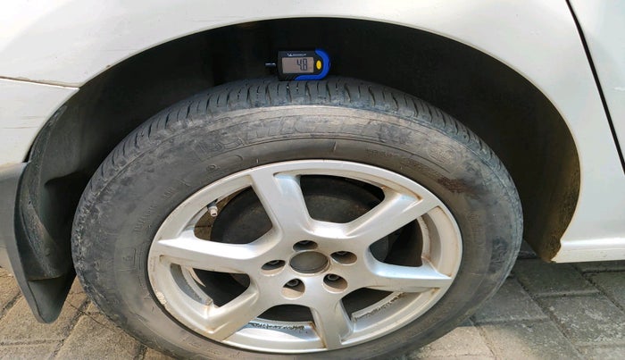 2013 Volkswagen Vento HIGHLINE PETROL AT, Petrol, Automatic, 76,149 km, tyre