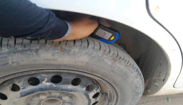 2013 Maruti Ertiga VDI, Diesel, Manual, 1,07,062 km, tyre