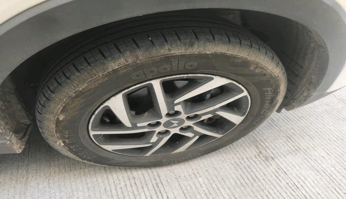 2023 Mahindra XUV300 W6 1.2 PETROL, Petrol, Manual, 22,675 km, tyre