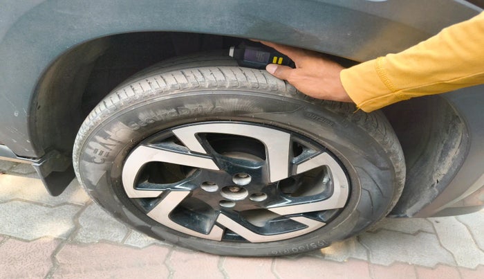 2022 Nissan MAGNITE XV TURBO CVT, Petrol, Automatic, 25,187 km, tyre