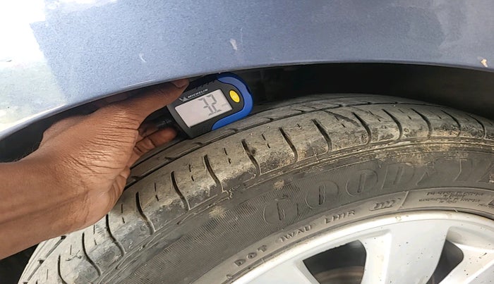 2014 Hyundai Xcent SX 1.2, Petrol, Manual, 80,036 km, tyre