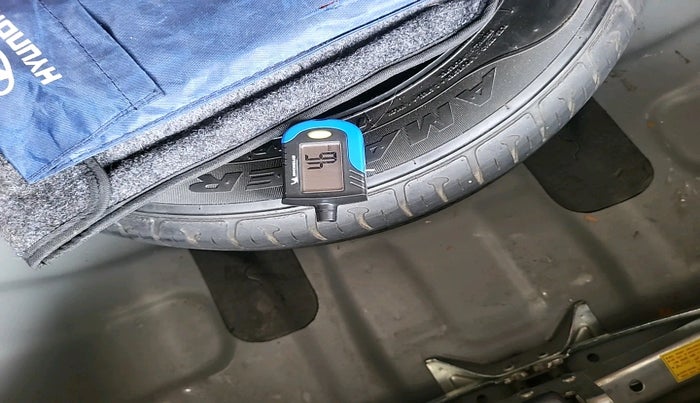 2014 Hyundai Xcent SX 1.2, Petrol, Manual, 80,036 km, tyre