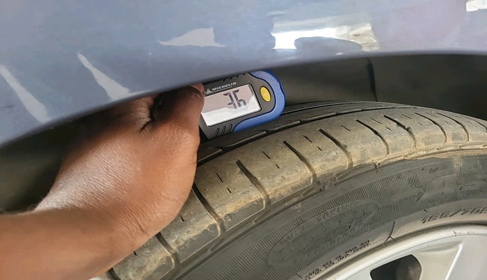 2014 Hyundai Xcent SX 1.2, Petrol, Manual, 80,036 km, tyre