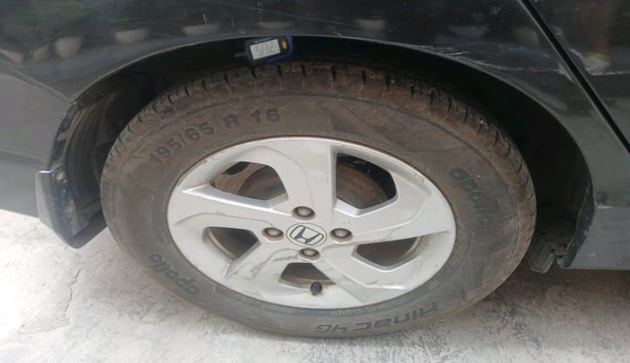 2016 Honda City 1.5L I-VTEC VX CVT, Petrol, Automatic, 1,45,297 km, tyre