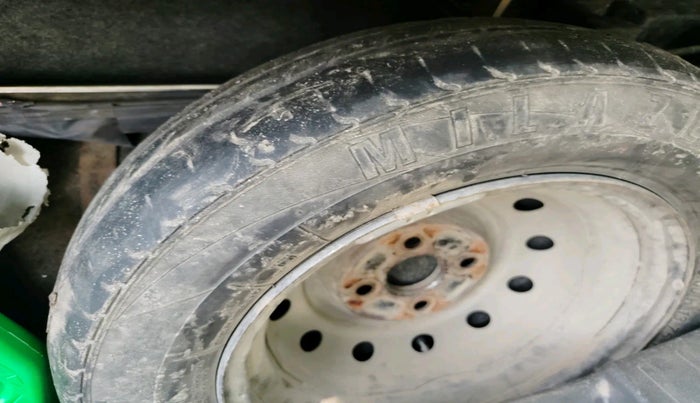 2010 Maruti Wagon R 1.0 LXI, Petrol, Manual, 2,32,630 km, tyre