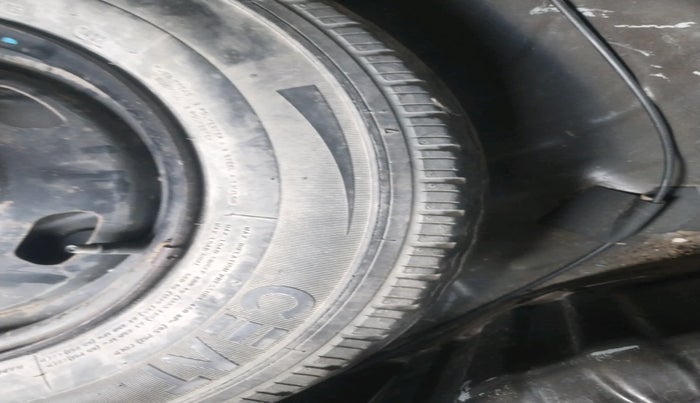 2017 Renault Kwid CLIMBER 1.0, Petrol, Manual, 33,809 km, tyre