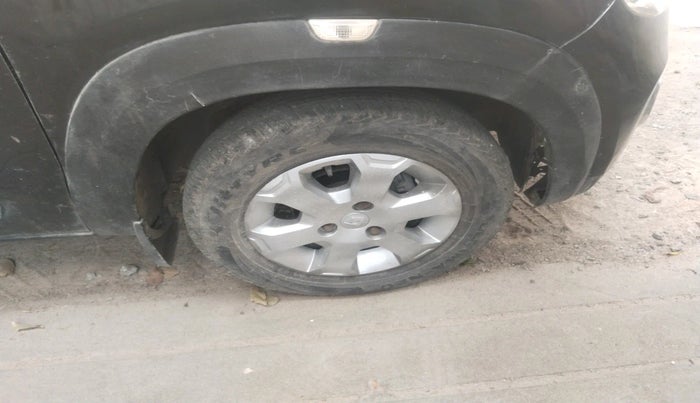 2017 Renault Kwid CLIMBER 1.0, Petrol, Manual, 33,809 km, tyre