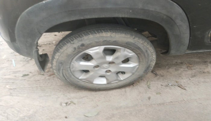 2017 Renault Kwid CLIMBER 1.0, Petrol, Manual, 33,809 km, tyre