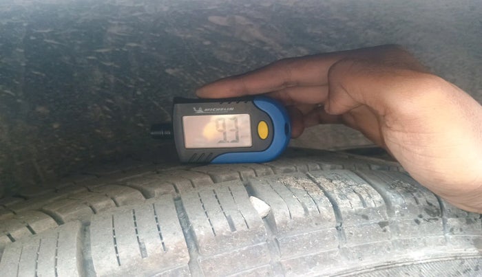 2017 Mahindra TUV300 T8, Diesel, Manual, 2,57,222 km, tyre