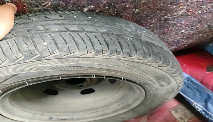 2018 Renault Kwid RXT 1.0 AMT (O), Petrol, Automatic, 66,317 km, tyre