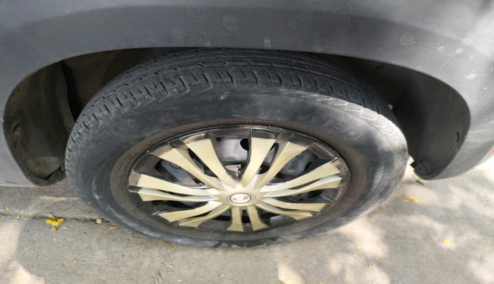 2018 Renault Kwid RXT 1.0 AMT (O), Petrol, Automatic, 66,317 km, tyre