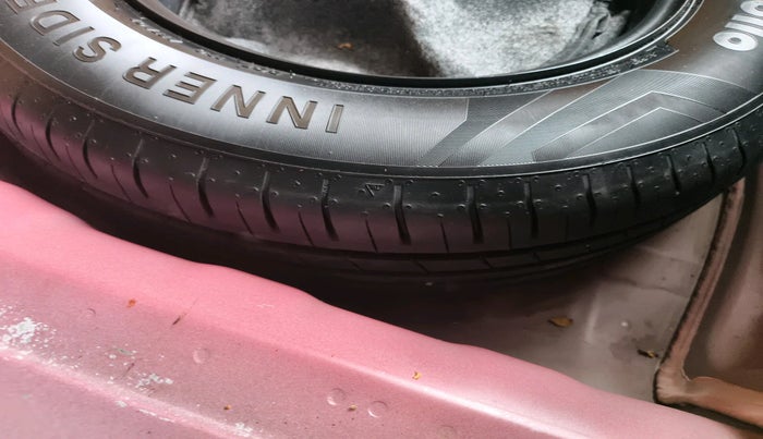 2019 Hyundai VENUE SX(O) 1.4 CRDI, Diesel, Manual, 61,728 km, tyre