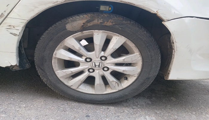 2013 Honda City 1.5L I-VTEC V MT, Petrol, Manual, 2,19,169 km, tyre