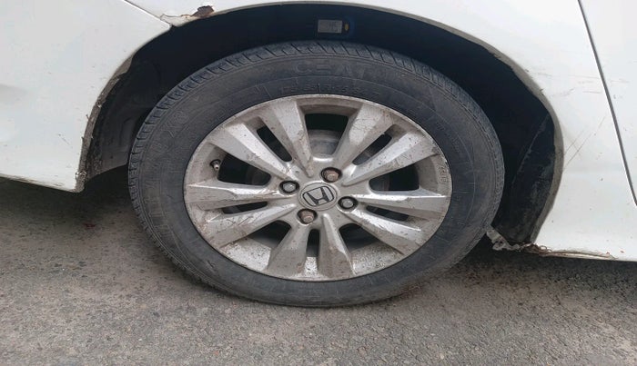 2013 Honda City 1.5L I-VTEC V MT, Petrol, Manual, 2,19,169 km, tyre