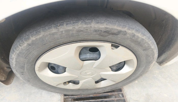 2017 Tata Tiago XT PETROL, Petrol, Manual, 53,838 km, tyre