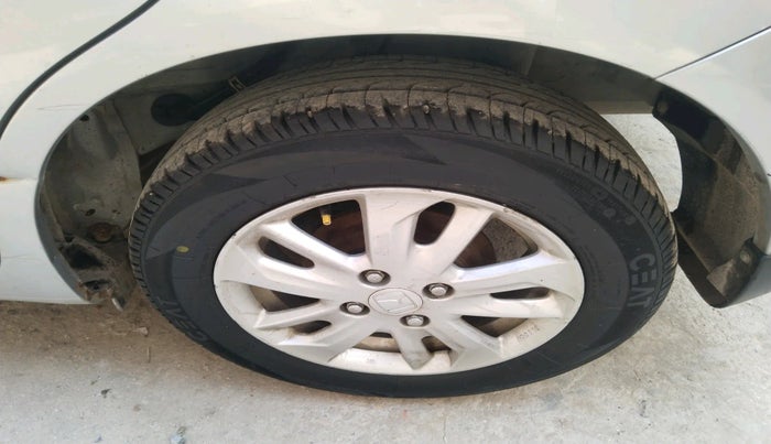 2015 Honda Amaze 1.5L I-DTEC VX, Diesel, Manual, 94,842 km, tyre