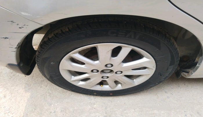 2015 Honda Amaze 1.5L I-DTEC VX, Diesel, Manual, 94,842 km, tyre