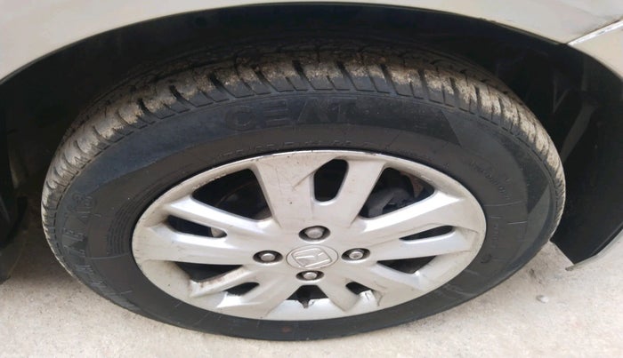 2015 Honda Amaze 1.5L I-DTEC VX, Diesel, Manual, 94,842 km, tyre