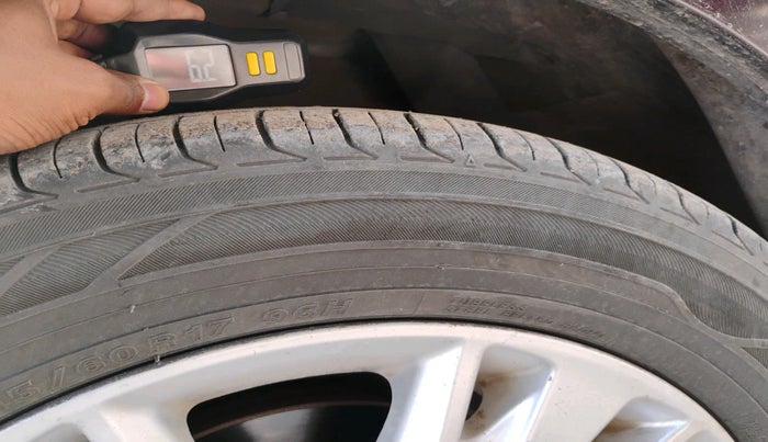 2016 Toyota Innova Crysta 2.4 ZX 7 STR, Diesel, Manual, 88,769 km, tyre