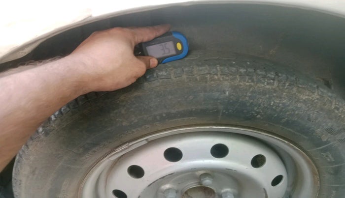 2015 Maruti Swift Dzire LXI, Petrol, Manual, 42,249 km, tyre