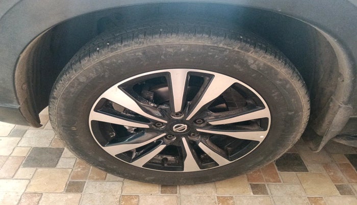 2019 Nissan Kicks XV PREMIUM O DUAL TONE DIESEL, Diesel, Manual, 35,106 km, tyre