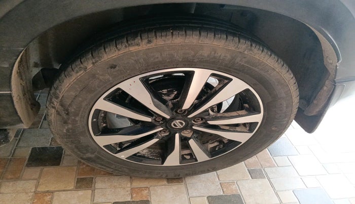 2019 Nissan Kicks XV PREMIUM O DUAL TONE DIESEL, Diesel, Manual, 35,106 km, tyre