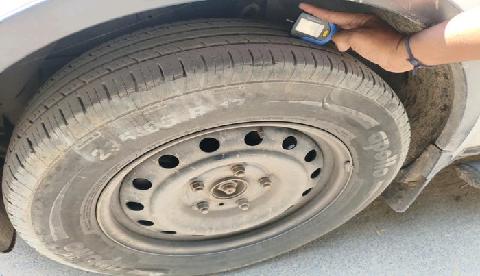 2015 Mahindra XUV500 W6, Diesel, Manual, 1,29,846 km, tyre