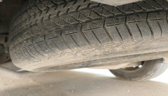 2015 Mahindra XUV500 W6, Diesel, Manual, 1,29,846 km, tyre