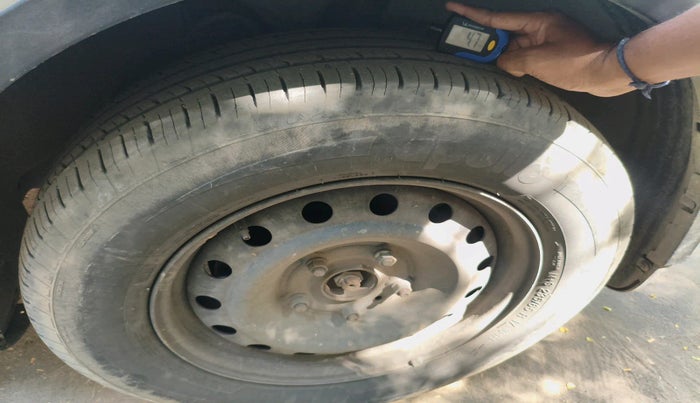 2015 Mahindra XUV500 W6, Diesel, Manual, 1,29,846 km, tyre