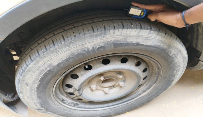 2015 Mahindra XUV500 W6, Diesel, Manual, 1,29,846 km, tyre