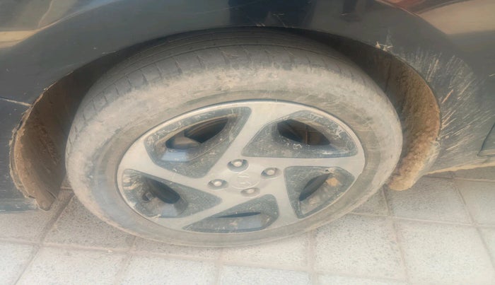 2021 Hyundai Verna E 1.5 PETROL, Petrol, Manual, 35,119 km, tyre