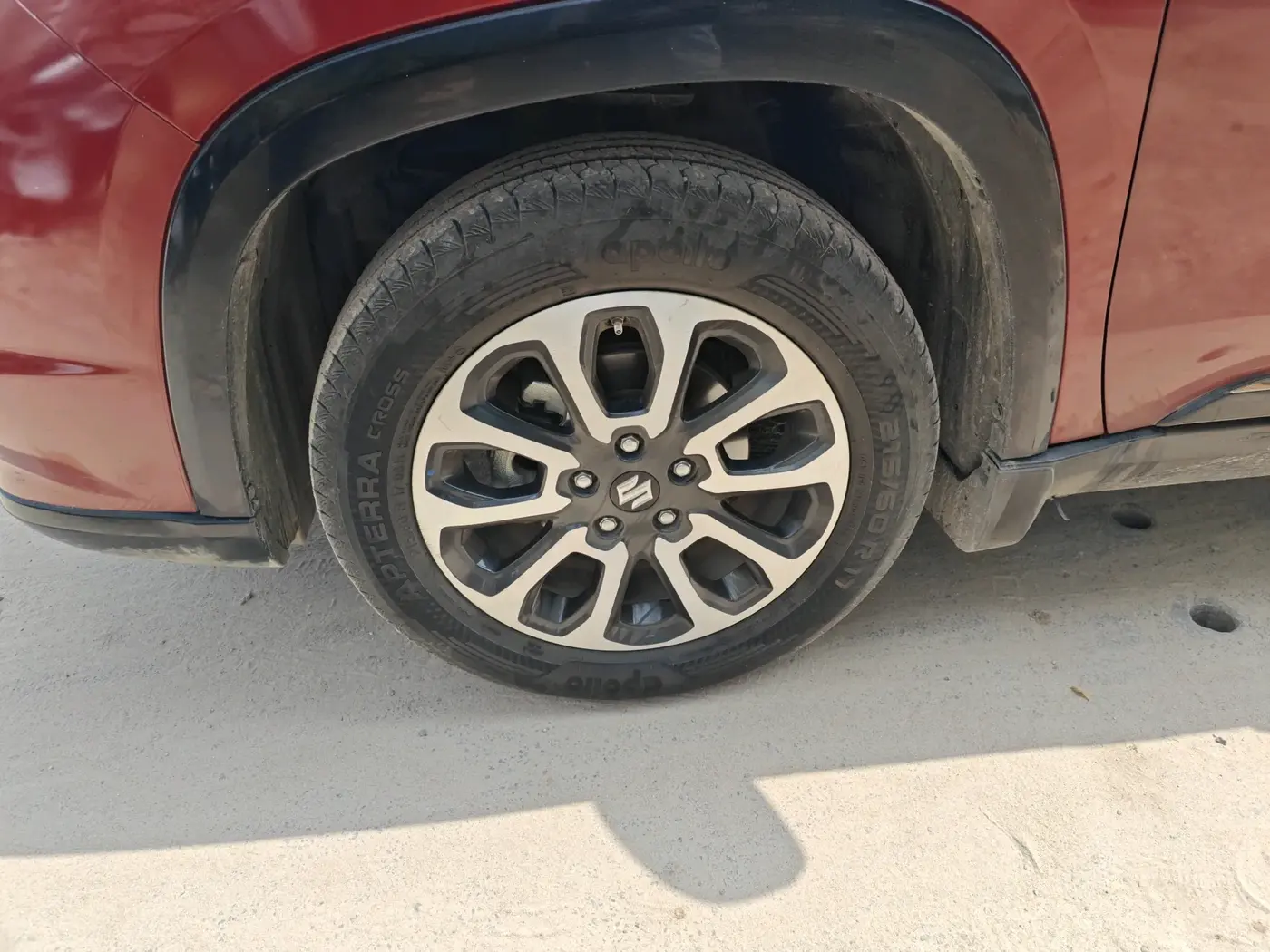 2023 Maruti Grand Vitara ALPHA PLUS HYBRID ECVT DUAL TONE , Hybrid, Automatic, 76,827 km, tyre