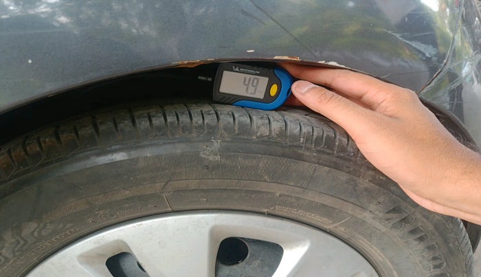 2012 Hyundai i10 MAGNA 1.1, Petrol, Manual, 1,52,275 km, tyre