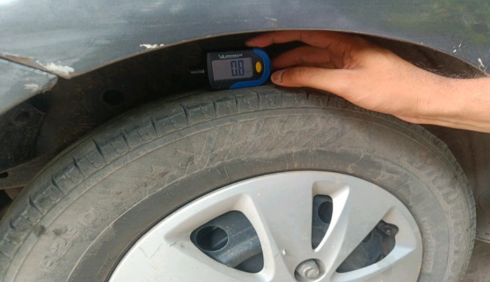 2012 Hyundai i10 MAGNA 1.1, Petrol, Manual, 1,52,275 km, tyre