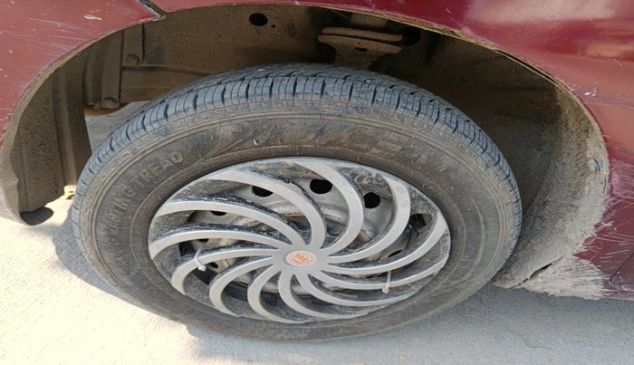 2011 Maruti Wagon R 1.0 LXI CNG, Petrol, Manual, 1,08,169 km, tyre