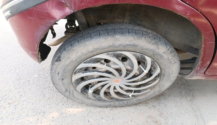 2011 Maruti Wagon R 1.0 LXI CNG, Petrol, Manual, 1,08,169 km, tyre