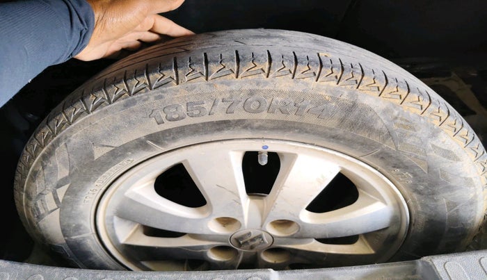 2013 Maruti Ritz ZDI, Diesel, Manual, 1,21,114 km, tyre