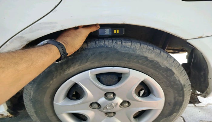 2010 Hyundai Accent EXECUTIVE, Petrol, Manual, 1,45,232 km, tyre