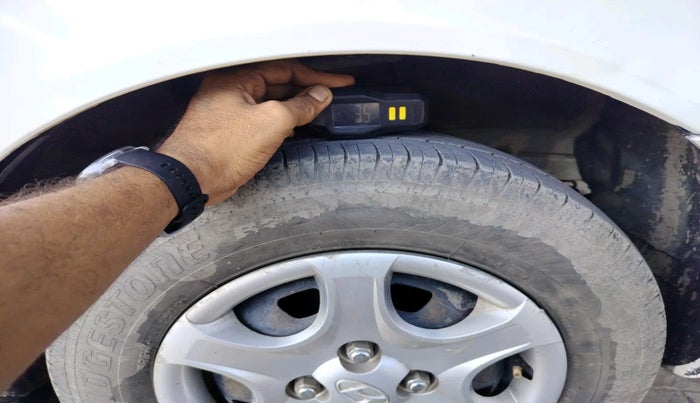 2010 Hyundai Accent EXECUTIVE, Petrol, Manual, 1,45,232 km, tyre