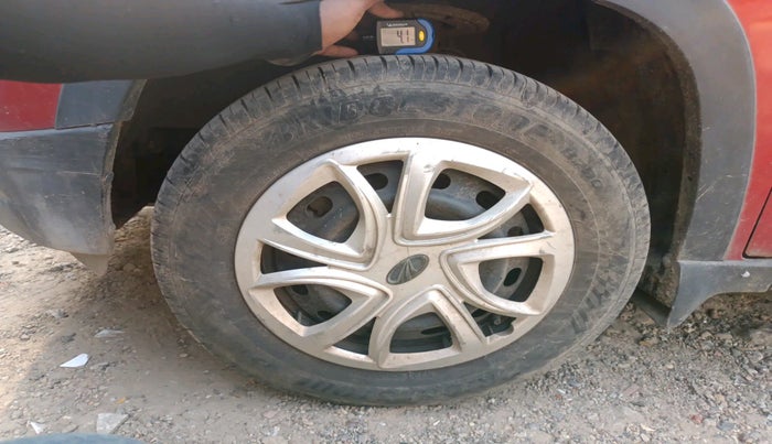 2016 Mahindra Kuv100 K4 6 STR, Petrol, Manual, 25,632 km, tyre