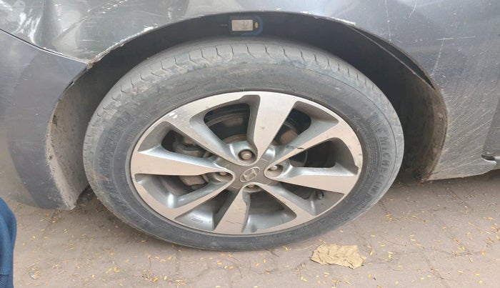 2015 Hyundai Elite i20 ASTA 1.2, Diesel, Manual, 2,10,741 km, tyre