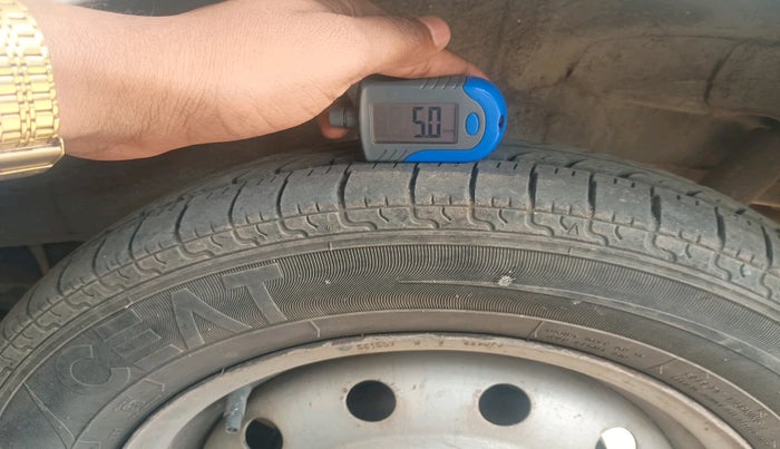 2013 Maruti Wagon R 1.0 LXI CNG, Petrol, Manual, 1,18,444 km, tyre