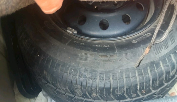 2015 Maruti Swift Dzire VXI, Petrol, Manual, 1,18,032 km, tyre