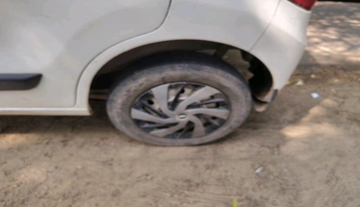 2016 Maruti Wagon R 1.0 LXI CNG, Petrol, Manual, 1,36,187 km, tyre