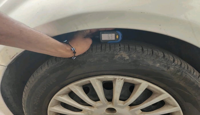 2010 Fiat Linea ACTIVE 1.4 L, Petrol, Manual, 50,938 km, tyre