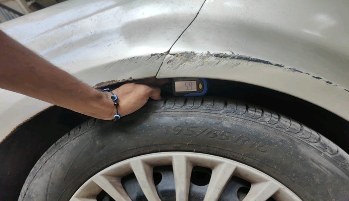 2010 Fiat Linea ACTIVE 1.4 L, Petrol, Manual, 50,938 km, tyre