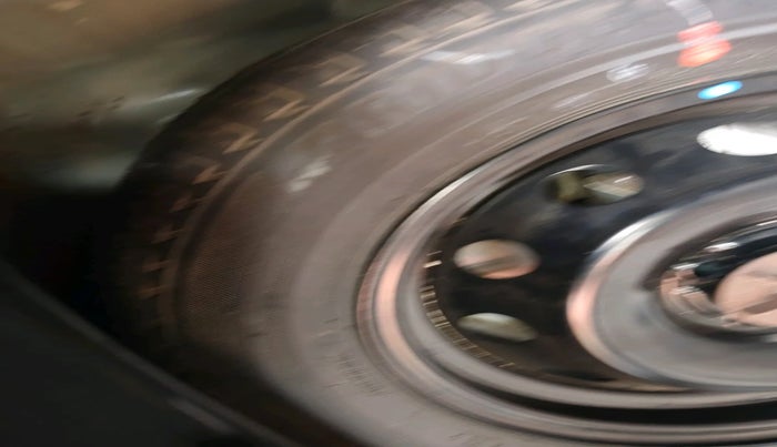 2022 Maruti IGNIS ZETA 1.2, Petrol, Manual, 28,289 km, tyre